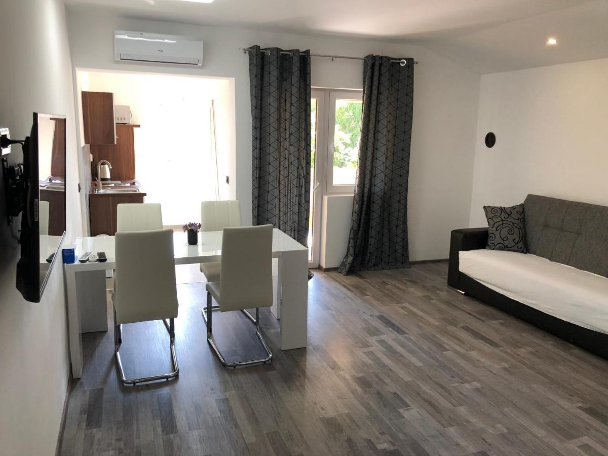 Apartmani Bm Biograd Na Moru Zewnętrze zdjęcie